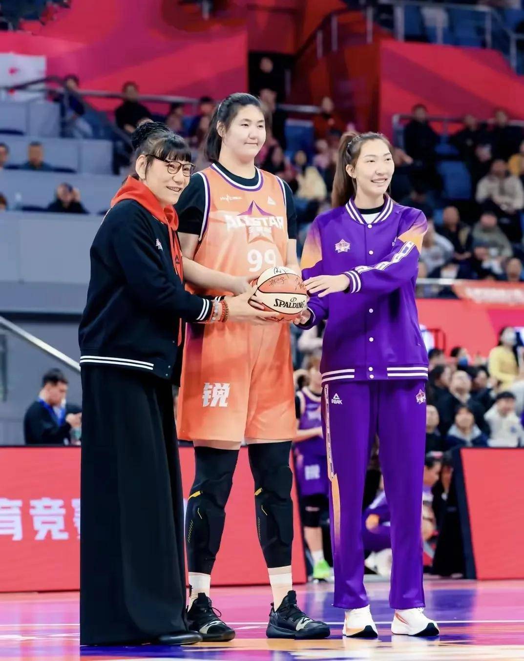 米兰体育：WCBA球员故事：赛场荣耀与生活点滴的简单介绍
