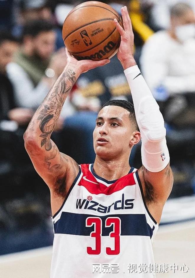 米兰体育:NBA球星的时尚品牌：如何引领潮流，展现个性？的简单介绍