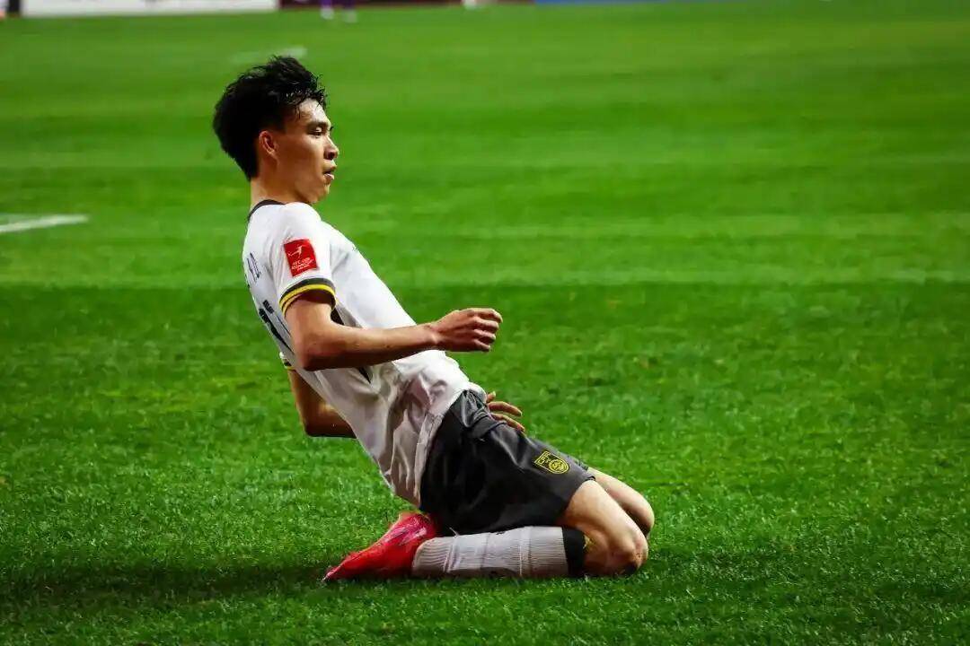 包含米兰体育:中国男足国家队战术体系构建：基于球员特点与国际趋势的词条