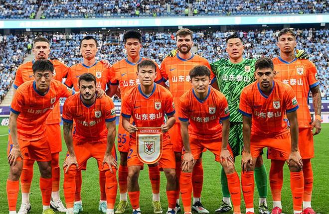关于米兰体育:足协杯“黑哨”横行，球迷：中国足球何时才能摆脱“人情世故”？的信息