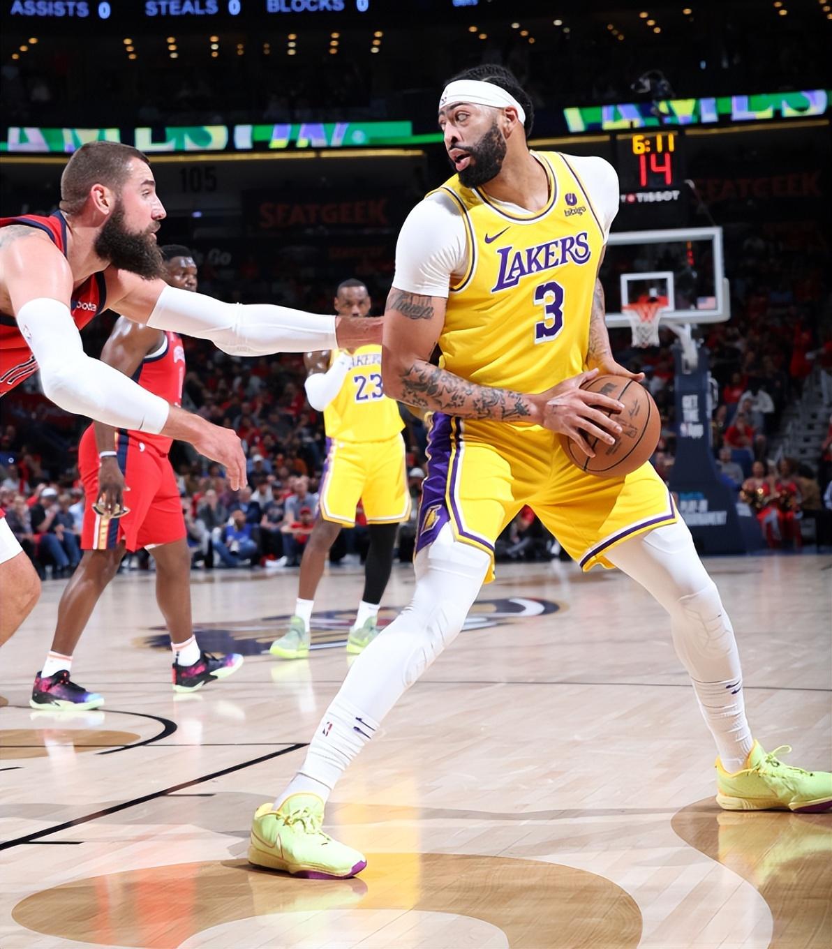 米兰体育：湖人队新赛季：浓眉能否打出统治级表现，争夺最佳防守球员？的简单介绍