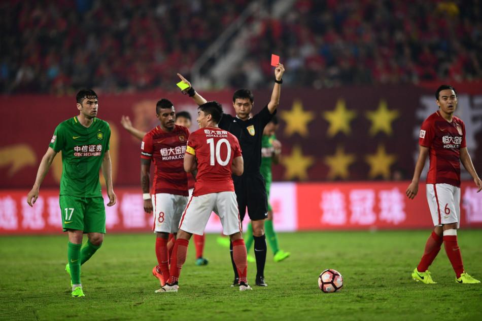 关于米兰体育:中超“神剧”再现！乌龙、点球、红牌，剧情比编剧还敢写！的信息