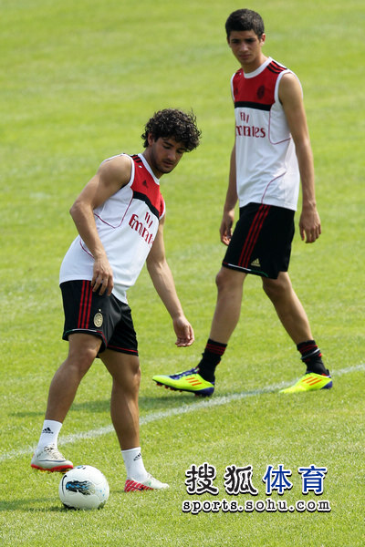 米兰体育:电子竞技的技术保障:网络与设备的关键角色的简单介绍 米兰体育:电子竞技的技术保障:网络与设备的关键角色的简单介绍