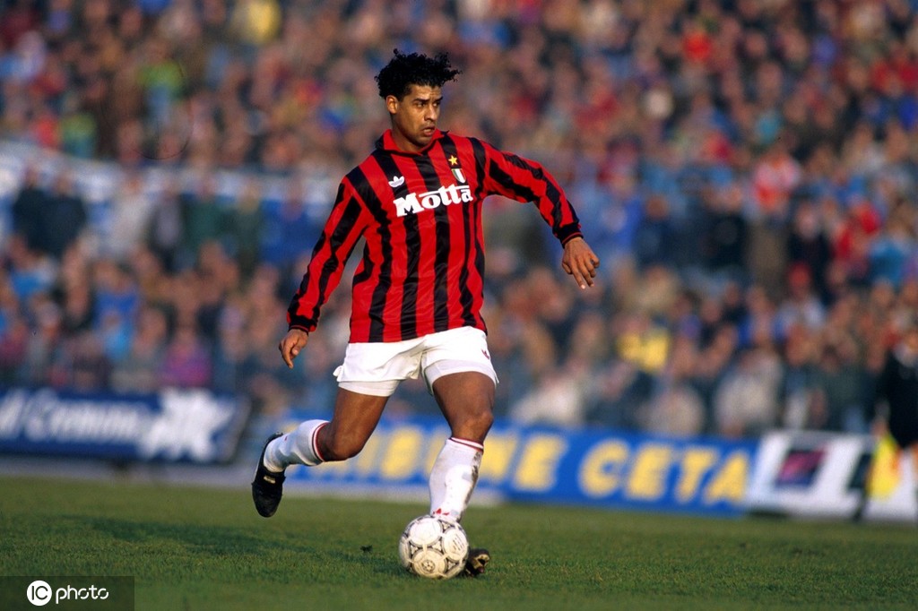 包含米兰体育:《英雄联盟》战队历史回顾:传奇选手的战术演变的词条 包含米兰体育:《英雄联盟》战队历史回顾:传奇选手的战术演变的词条