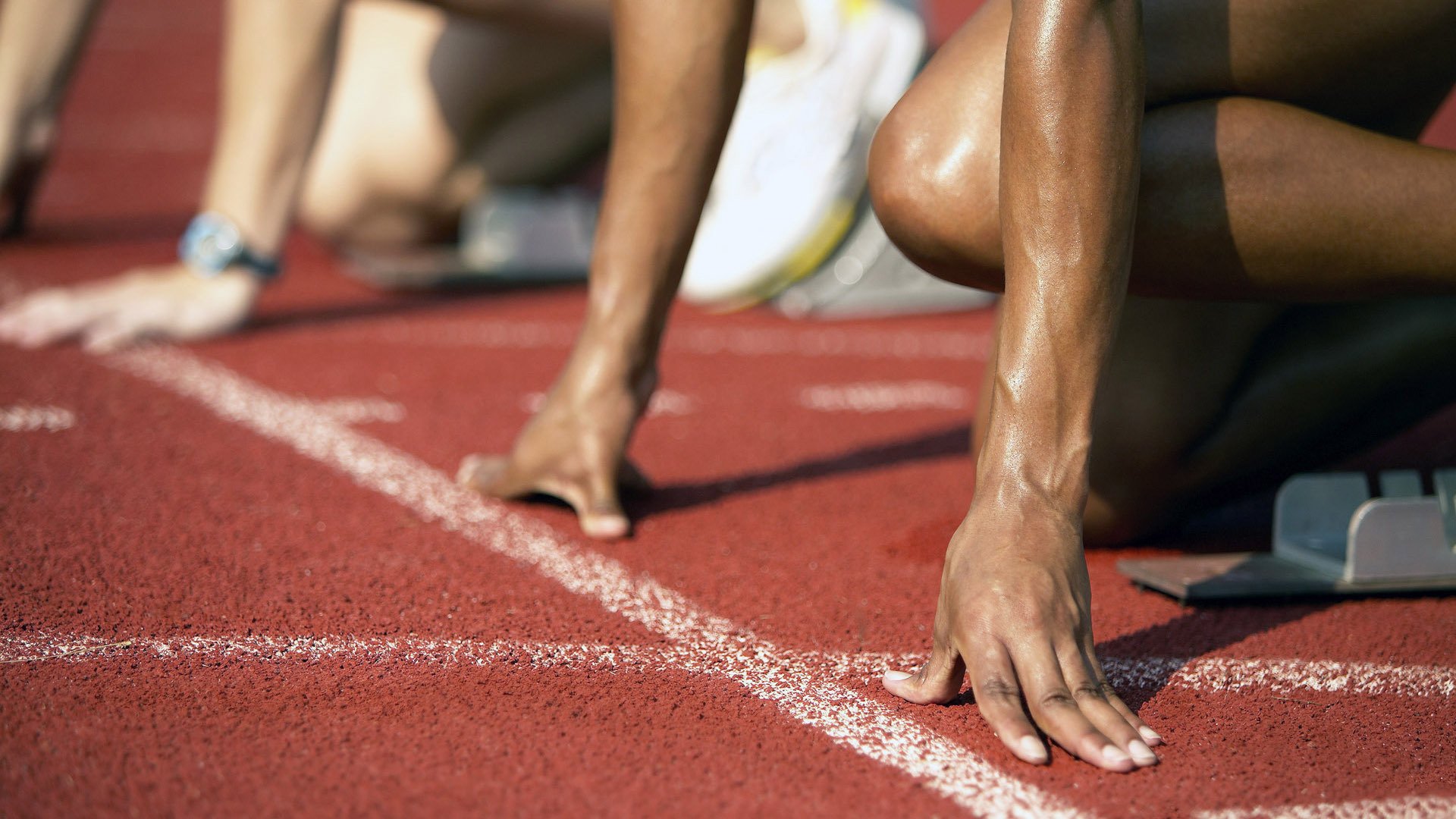 “基层足球基础设施不断完善，青少年足球热情高涨”，青少年足球训练指导思想