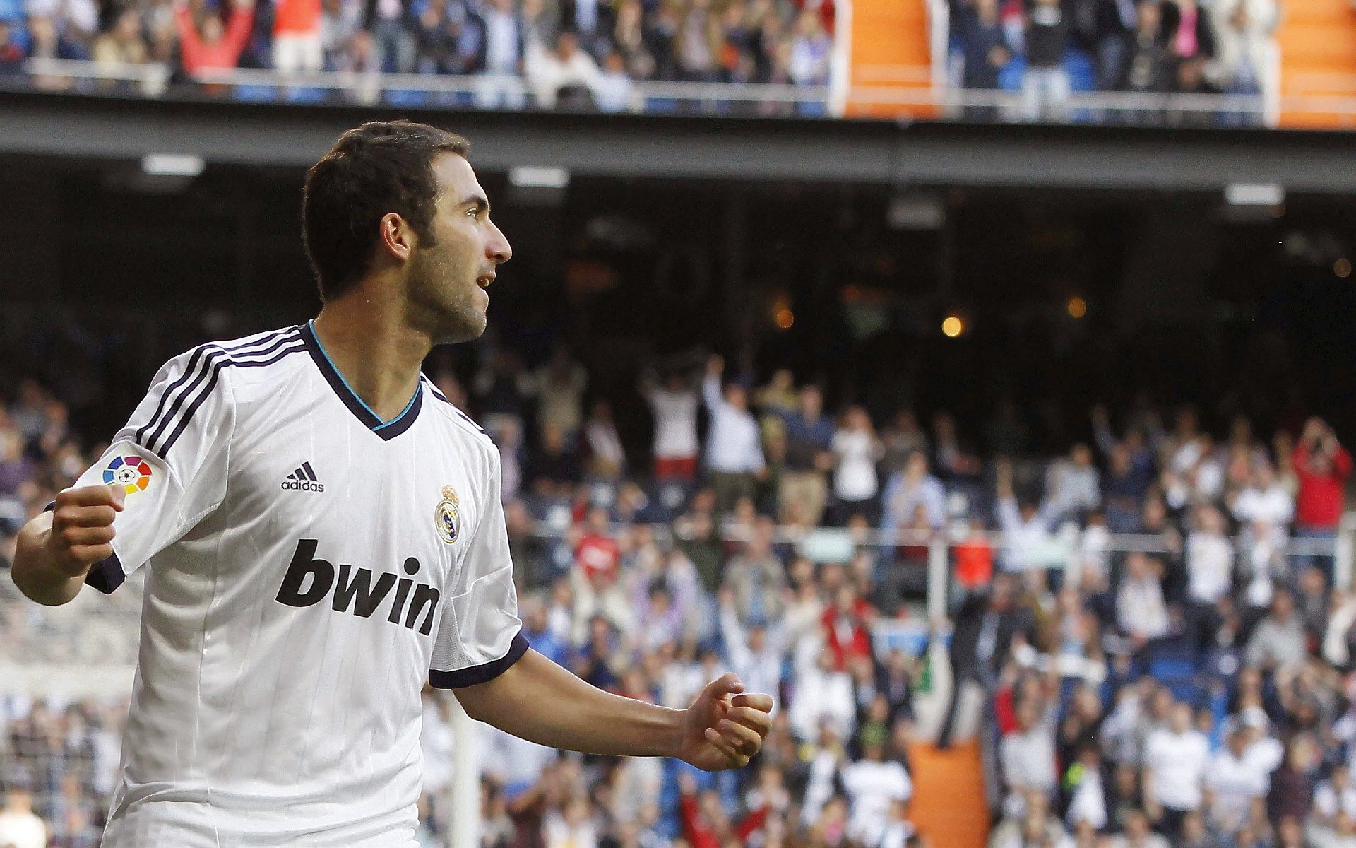 开云中国大陆-纳菲萨图·蒂亚姆蝉联女子七项全能金牌，娜弗萨图 蒂亚姆