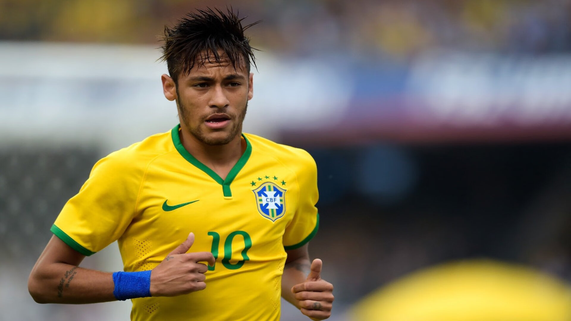 阿根廷马术代表队在巴黎奥运会团体障碍赛中获得铜牌,展现团队协作精神。