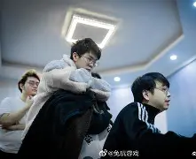 关于米兰体育:《英雄联盟》职业选手的训练日常，揭秘高水平背后的付出的信息