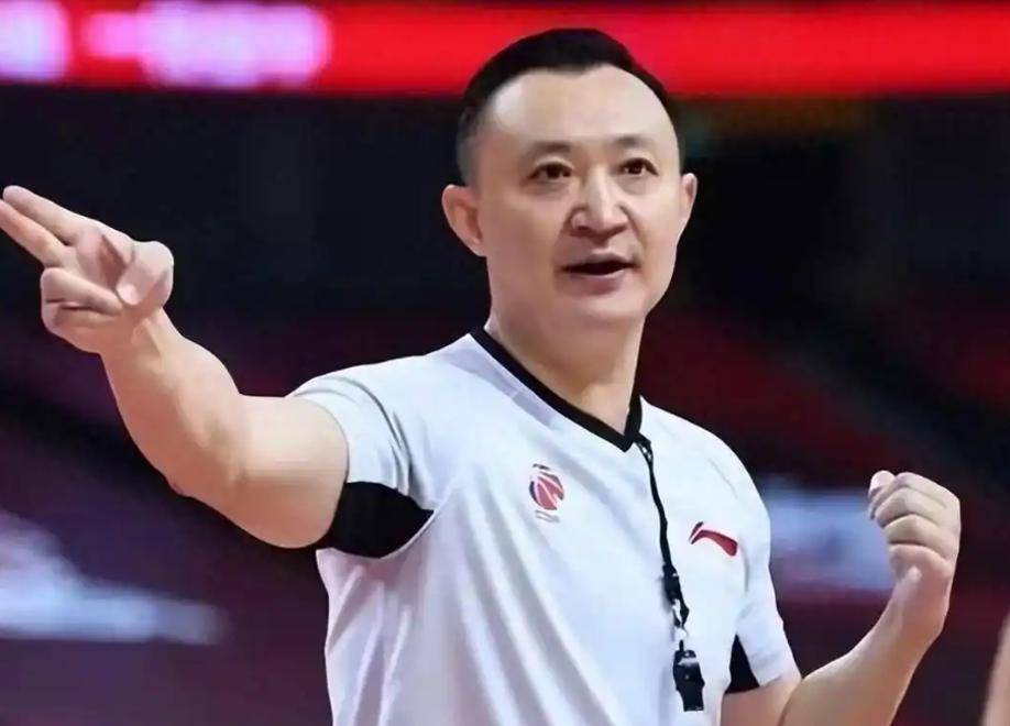米兰体育：中国篮球裁判员执法争议，如何提升公信力？的简单介绍