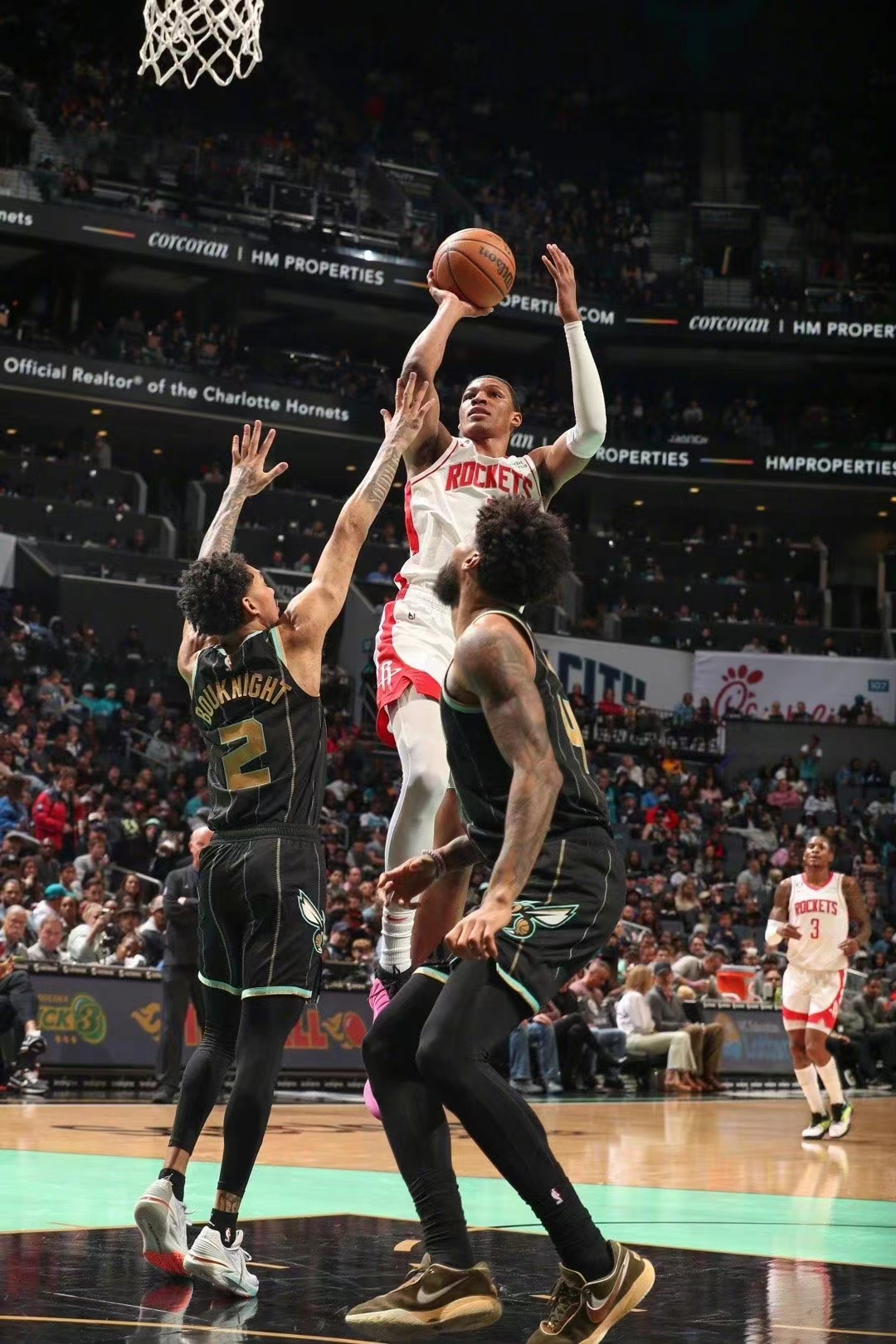 米兰体育：NBA球星纪录片：讲述贾巴尔的传奇人生