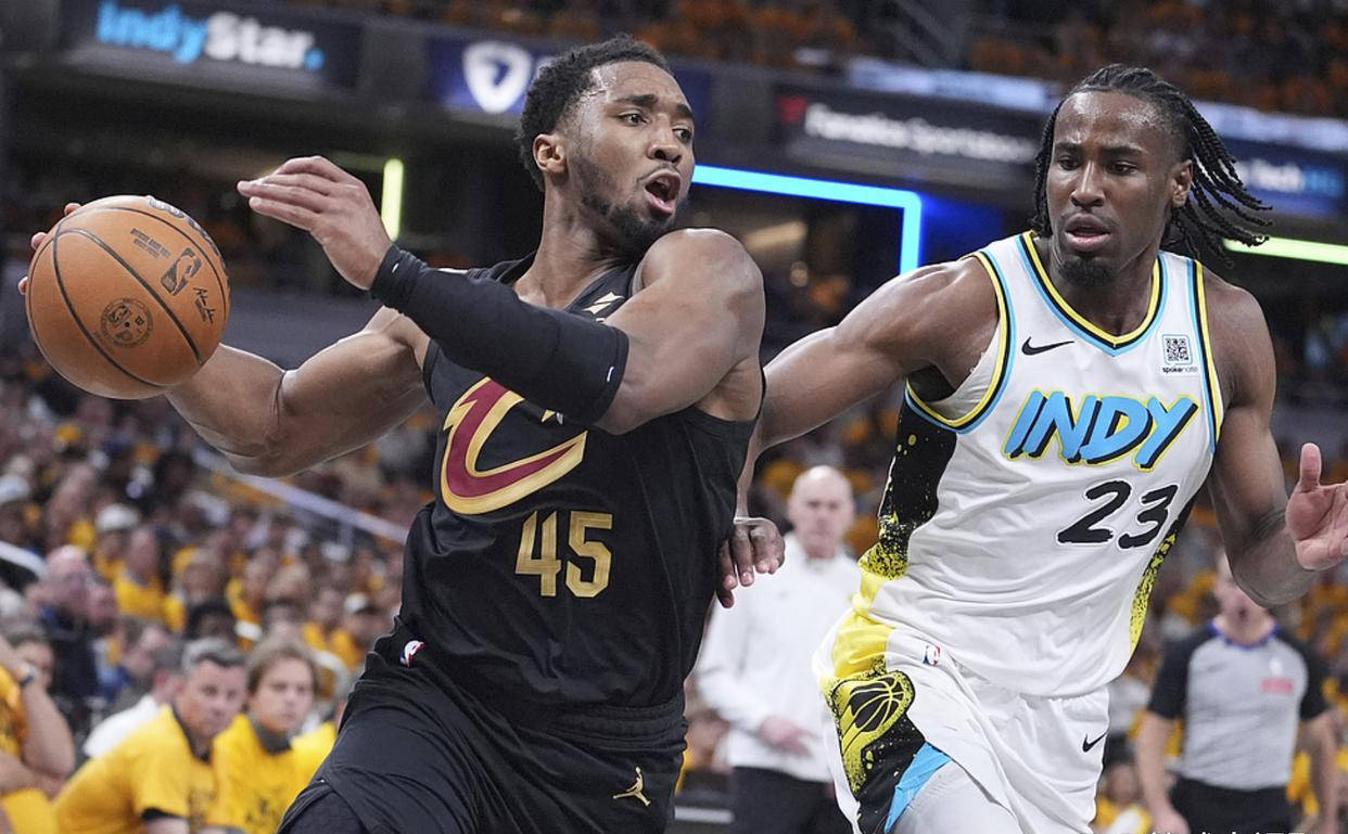 米兰体育：凯尔特人队季前赛：斯普鲁斯展现篮板能力，争夺轮换位置