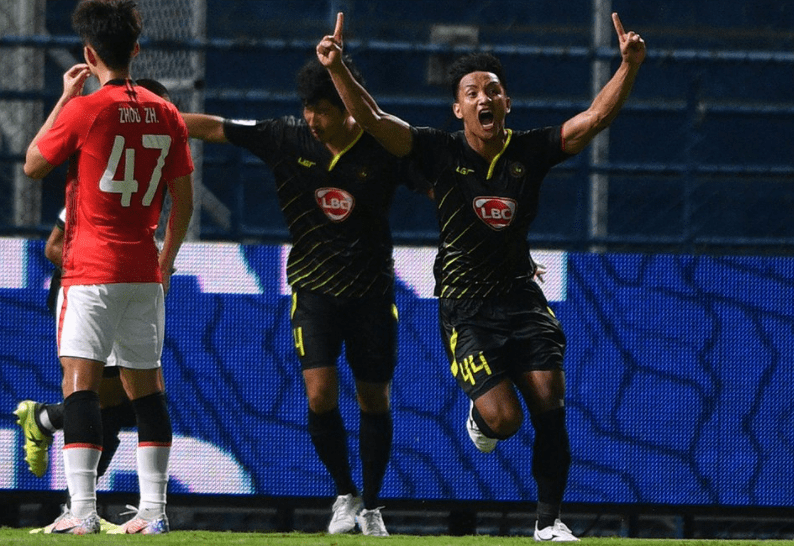 米兰体育：中国足球俱乐部首次夺得亚冠冠军，创造历史