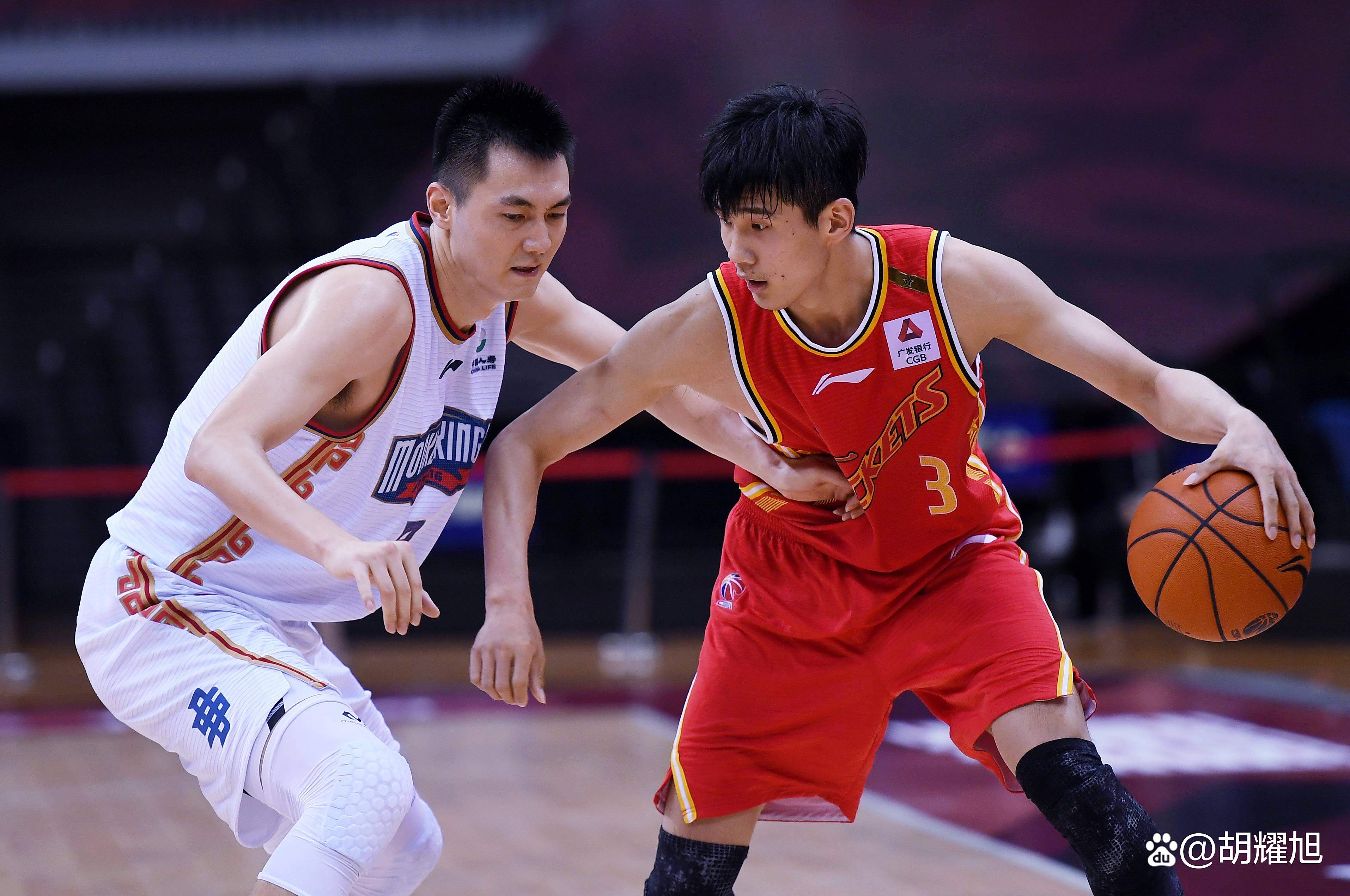 米兰体育：中国男篮集训备战，新老交替引关注