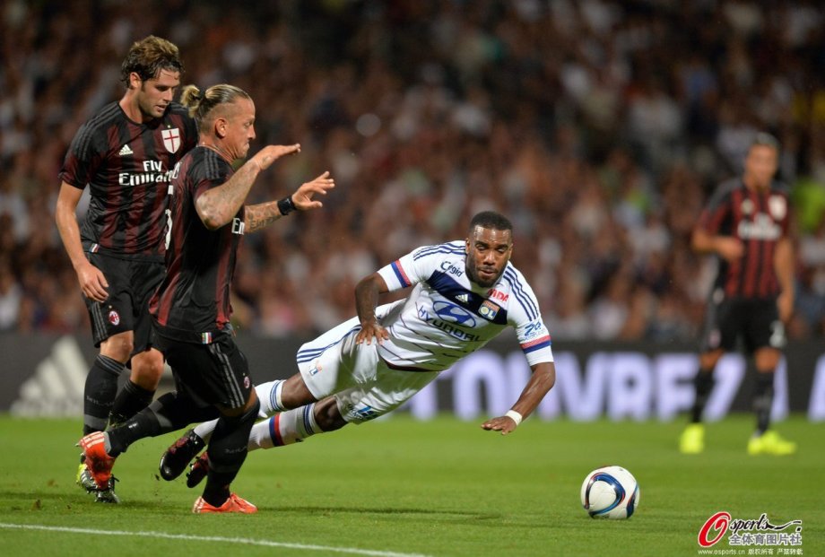 米兰体育:泰拳比赛，肘膝并用凶猛无比的简单介绍