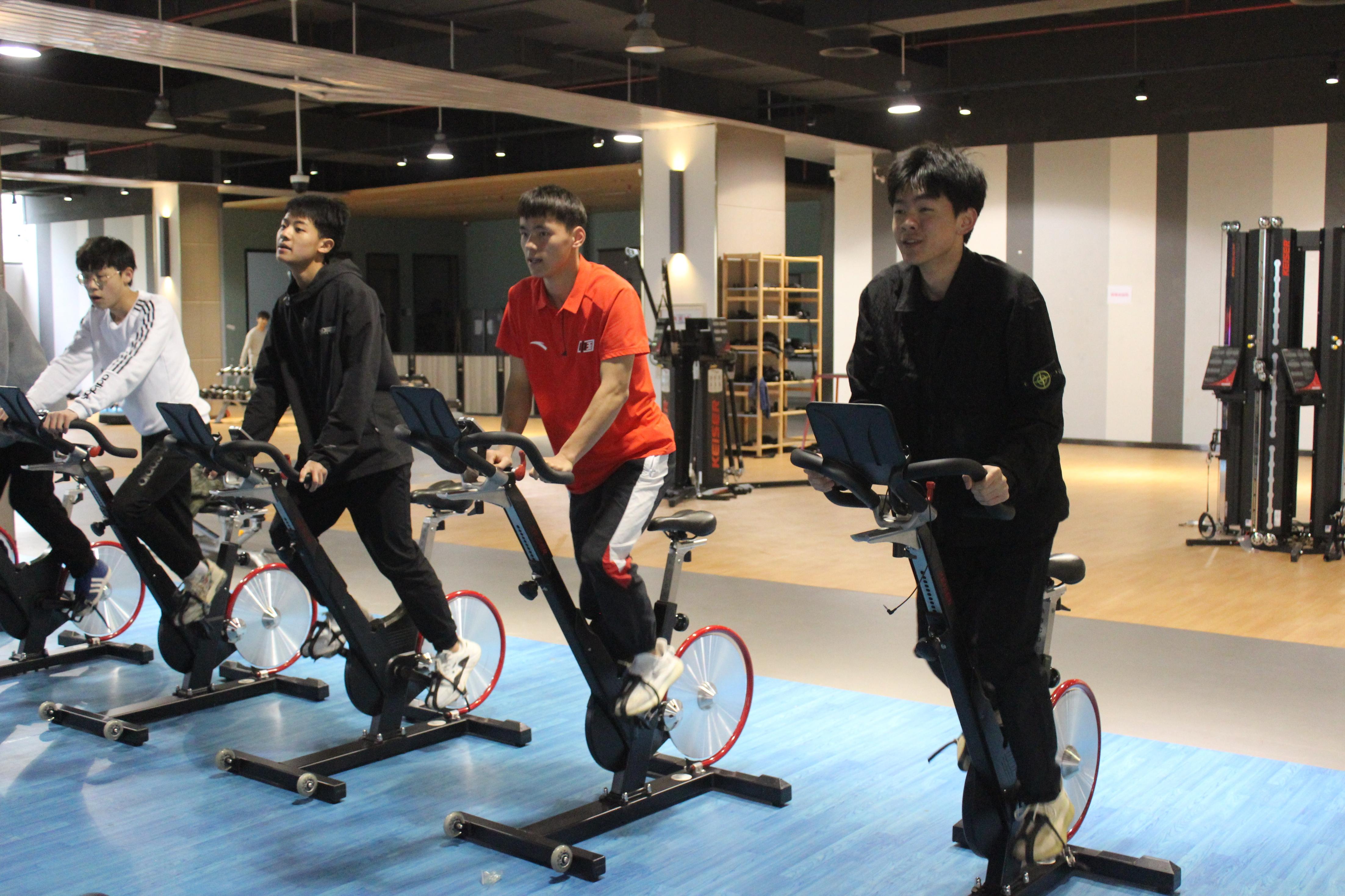 关于米兰体育：至关重要的身体基础：运动员训练中的科学指导的信息