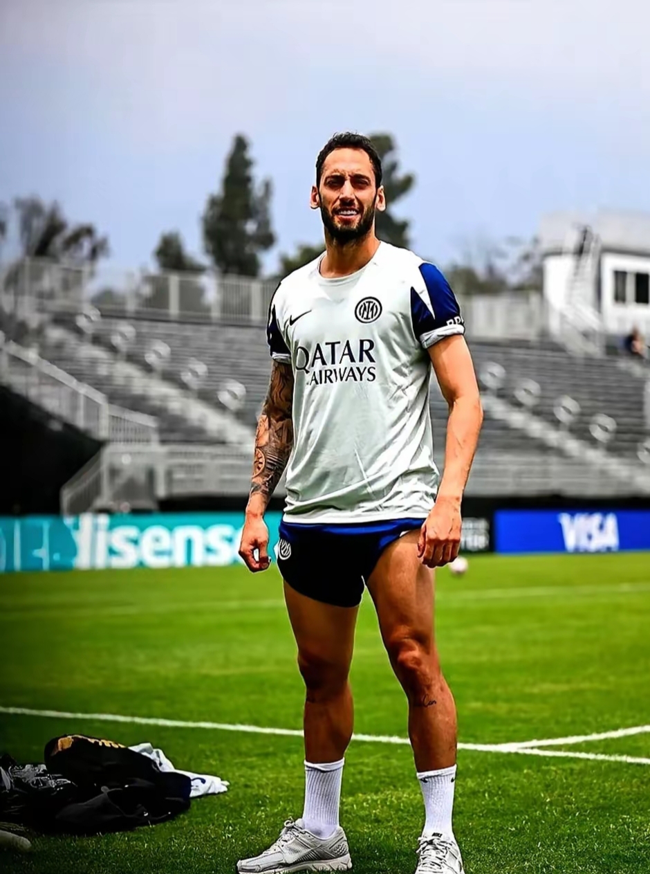 包含米兰体育:篮球球星的个人社交媒体运营:与球迷互动,传递正能量的词条 包含米兰体育:篮球球星的个人社交媒体运营:与球迷互动,传递正能量的词条