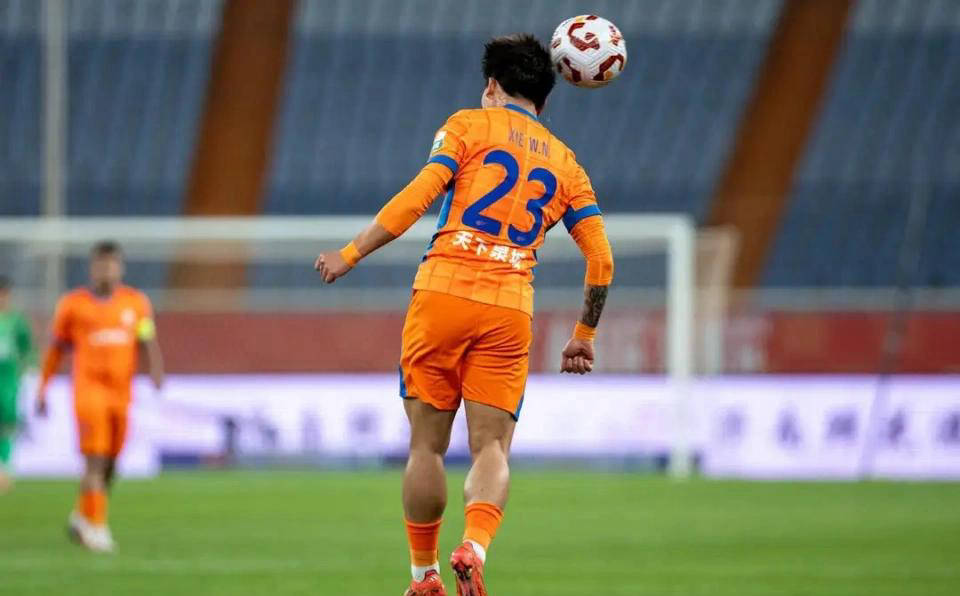 米兰体育:郭田雨：在比赛中打入制胜球，成为球队英雄
