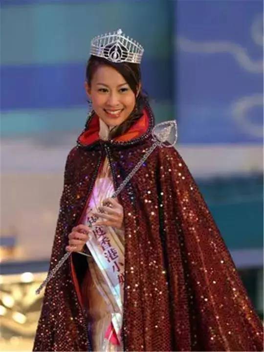 米兰体育:中国足球“金球奖”评选成“分猪肉”？球迷：谁给的勇气？