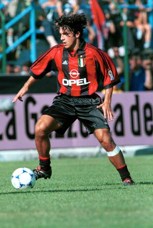 关于米兰体育:中国足球文化建设：营造氛围与提升素养的信息