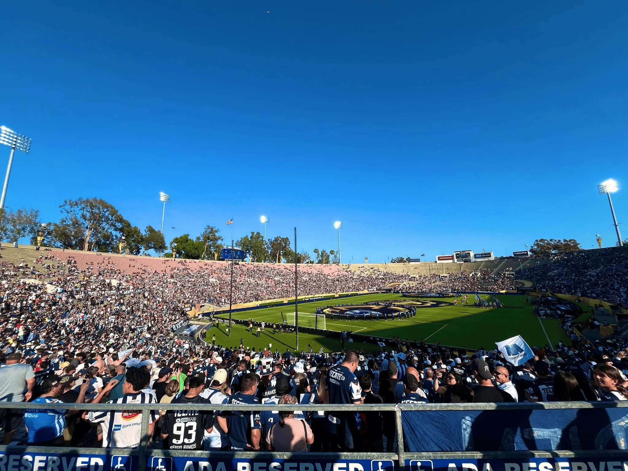 米兰体育:世界短跑赛的巅峰对决，激烈角逐让观众瞩目的简单介绍