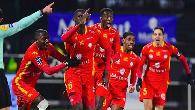 米兰体育：法甲瓦朗谢纳的防守反击战术解析的简单介绍