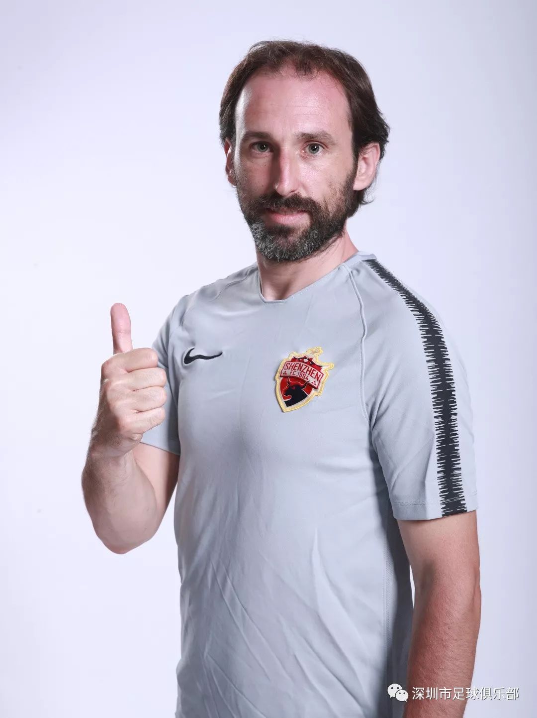 米兰体育:Ligue1的俱乐部文化：构建团队精神