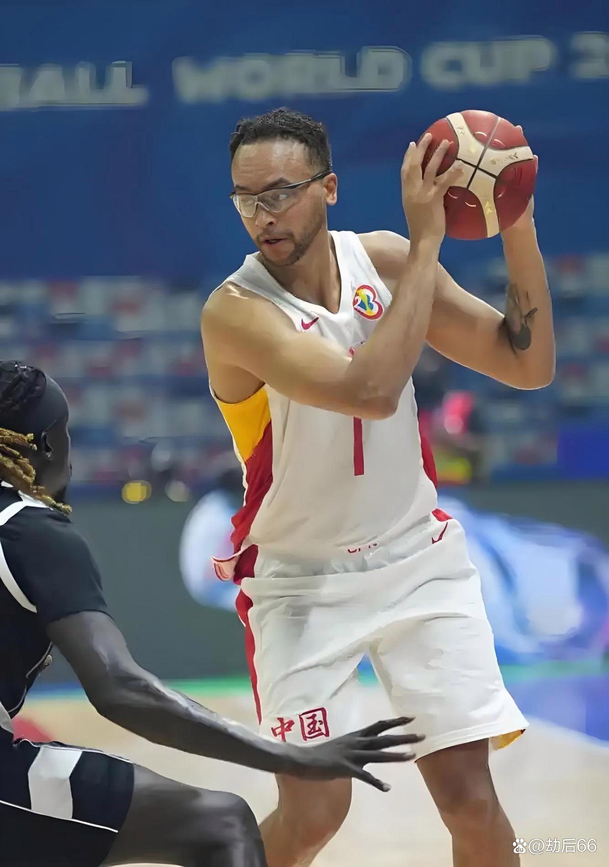 米兰体育：中国男篮，归化球员政策是否应该更加开放？